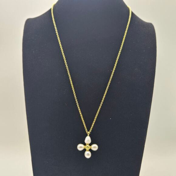 NEW Tory Burch Faux Pearl Gold Clover Pendant Necklace Statement Feminine Gift - Picture 5 of 7